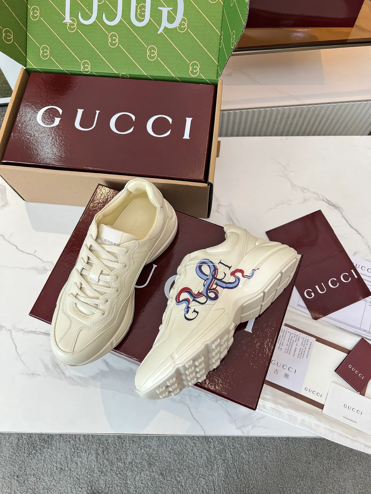 Factory direct sales p680🐘🐘Women's shoes, women's Gucci dad shoes, make your luxury statement. Tired of the same? Keen to stand out from the crowd? Gucci dad shoes; just the style item your wardrobe is missing! Classic remodeling, retro revival: absorb the retro soul of the 1990s and inject Gucci’s contemporary aesthetic genes. The iconic thick silhouette, bold lines and layered design instantly awaken your retro trend DNA and become the absolute visual focus on the street. 👟✨ The glory of Double G is everywhere: The classic Double G logo is everywhere, either eye-catchingly embellished, or quietly integrated into the details of the shoe body. This is not only a brand symbol, but also a silent declaration of your extraordinary taste and identity. Wearing it will bring you aura with every step you take. Luxurious materials, expert craftsmanship: Gucci never compromises on quality. We select top-quality leather, high-quality fabrics and high-tech synthetic materials, and create them through exquisite craftsmanship. Every stitch and every inch of fabric tells the luxurious heritage of Made in Italy, which is durable and lasts forever. Matching code: 35-40 39-45